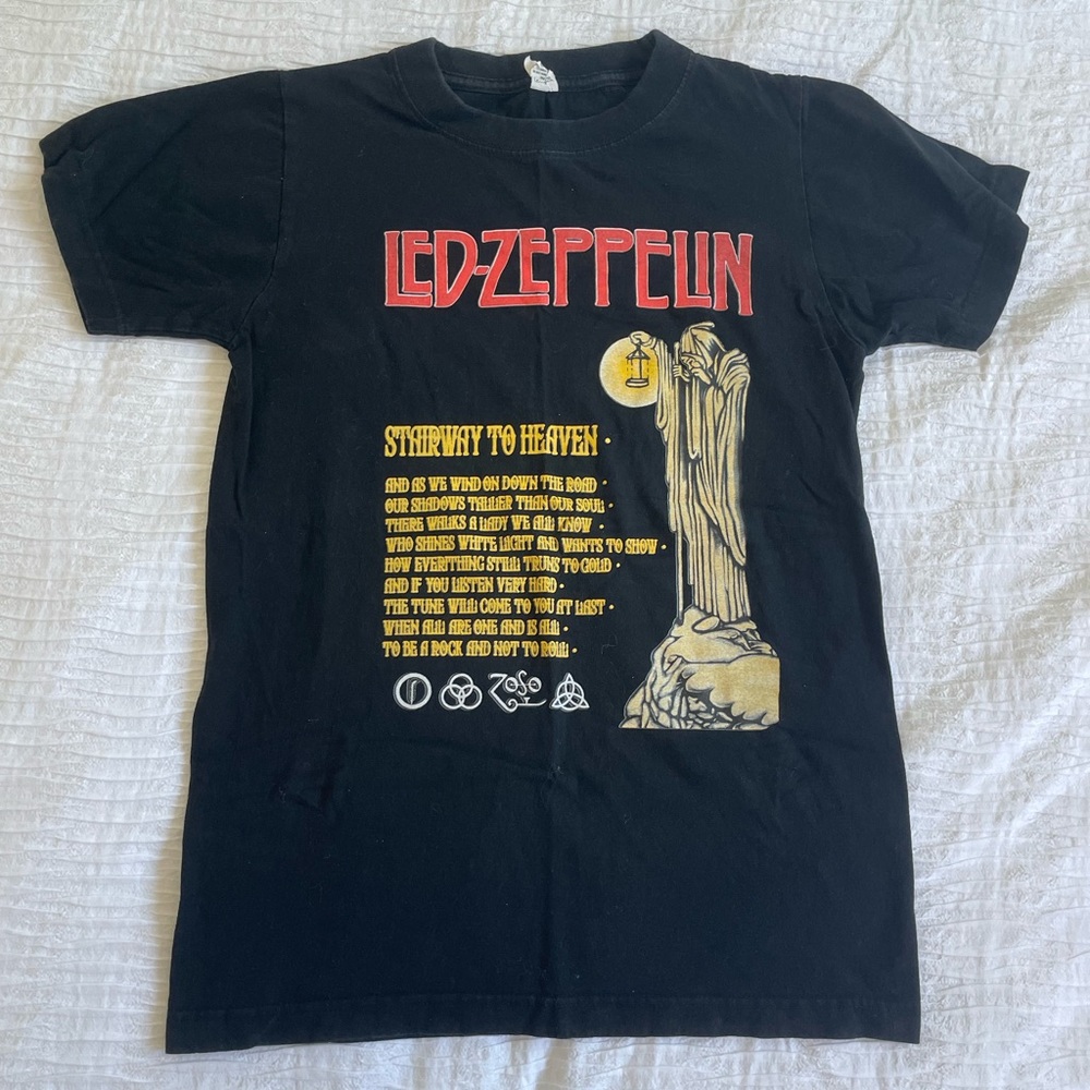 Led Zeppelin band t-shirt